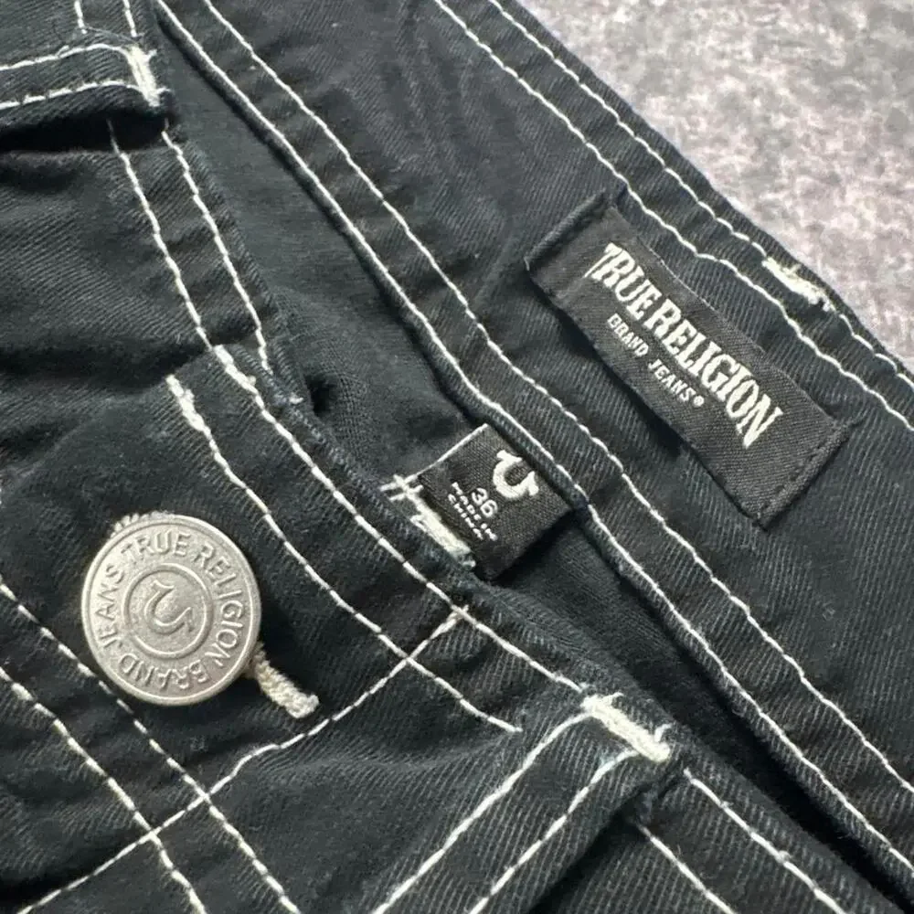 True Religion Men’s 36 Black Baggy Cargo Pants White Stitch Y2K Streetwear
